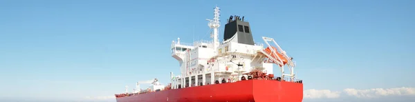 Μεγάλο Κόκκινο Φορτηγό Πλοίο Πετρελαιοφόρο Μήκους 184 Μέτρων Που Πλέει — Φωτογραφία Αρχείου