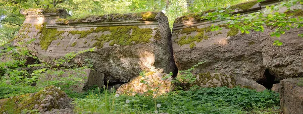 Old Abandoned Stone Military Pillbox Guard Post Middle Green Summer — Stock Photo, Image