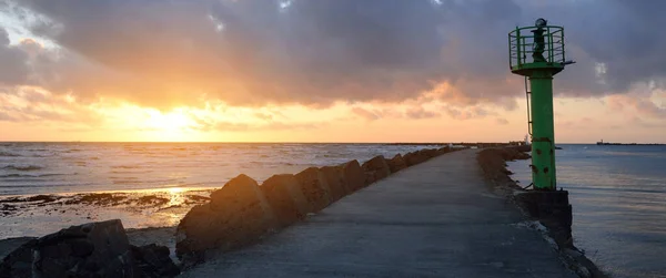 Old Pier Walkway Promenade Lighthouse Breakwaters Close Clear Blue Sky — Stock Photo, Image