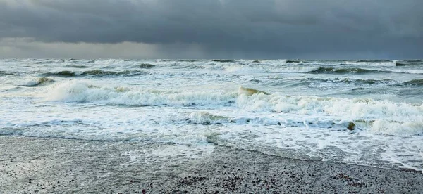 Costa Mar Báltico Dunas Areia Praia Após Tempestade Céu Dramático — Fotografia de Stock