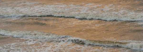 Oppervlaktestructuur Van Zeewater Golven Spalken Storm Zacht Zonlicht Panoramisch Beeld — Stockfoto