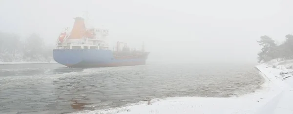 Frozen River Large Cargo Ship Snow Thick Fog Concept Winter — Stock Fotó