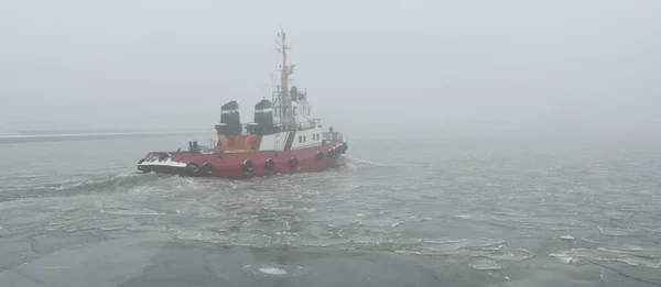 Remorqueur Dans Épais Brouillard Mer Baltique Paysage Marin Hiver Transport — Photo