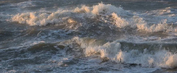 风暴期间的波罗的海 史诗般的海景气旋 恶劣天气 气象学 生态学 气候变化 自然现象 — 图库照片