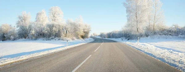 Empty Highway Asphalt Road Snow Covered Forest Fields Rural Area — Stockfoto