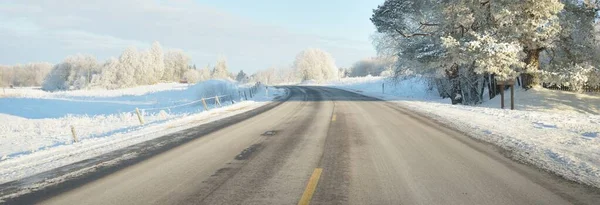 Empty Highway Asphalt Road Snow Covered Forest Fields Rural Area — Stockfoto