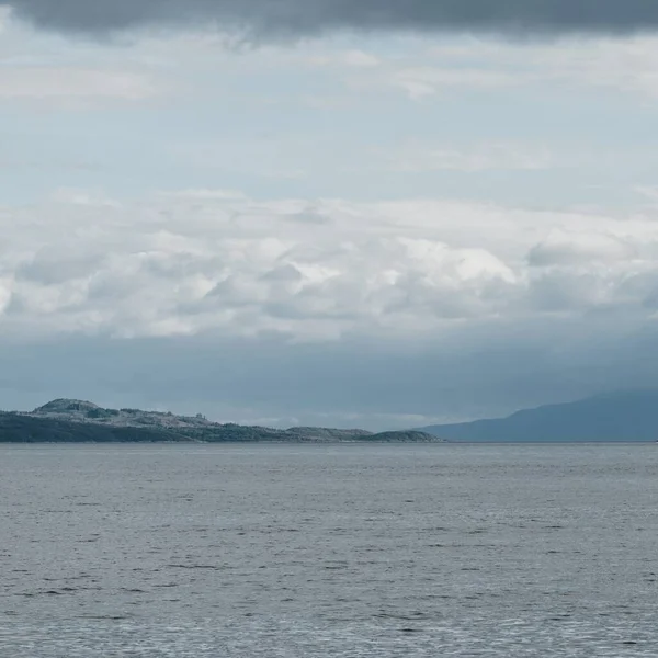 Skalnaté Břehy Útesy Vrcholky Hor Lesy Kopce Crinan Panoramatický Letecký — Stock fotografie