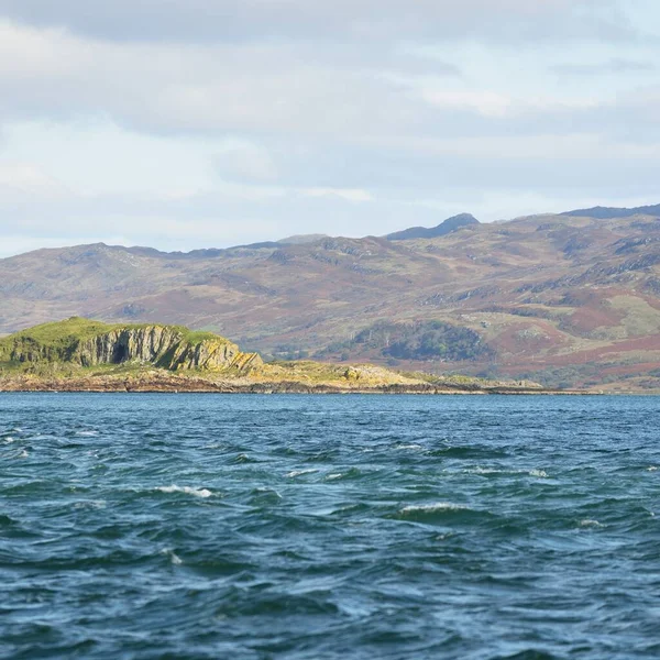 Panoramisch Uitzicht Oevers Bergen Valleien Van Het Eiland Jura Vanaf — Stockfoto