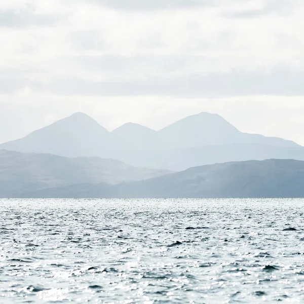 Panoramatický Výhled Břehy Hory Údolí Ostrova Jura Vody Zatažená Modrá — Stock fotografie