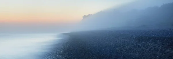 Vista Aérea Panorâmica Tirar Fôlego Costa Mar Báltico Num Nevoeiro — Fotografia de Stock