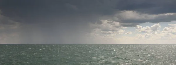 Mar Báltico Sob Nuvens Dramáticas Trovoada Céu Azul Vista Aérea — Fotografia de Stock