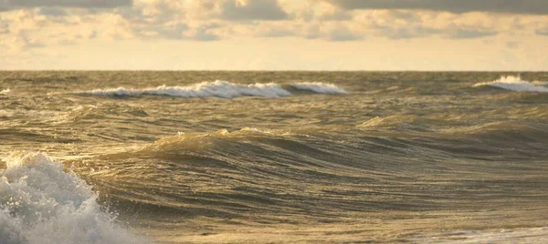 Costa Mar Báltico Depois Tempestade Pôr Sol Luz Solar Suave — Fotografia de Stock