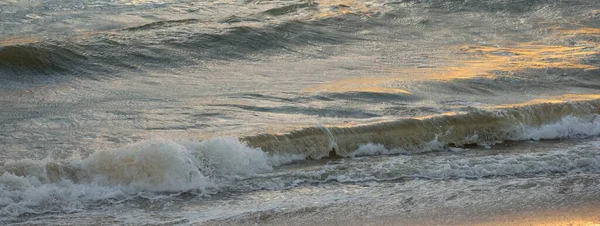 Ostseeküste Nach Dem Sturm Sonnenuntergang Sanftes Sonnenlicht Oberflächenstruktur Des Wassers — Stockfoto