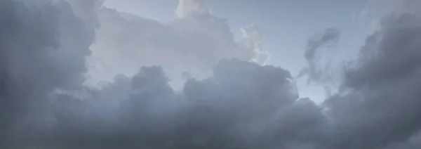 Епічний Шторм Хмарний Пейзаж Темні Декоративні Хмари Захід Сонця Кумули — стокове фото