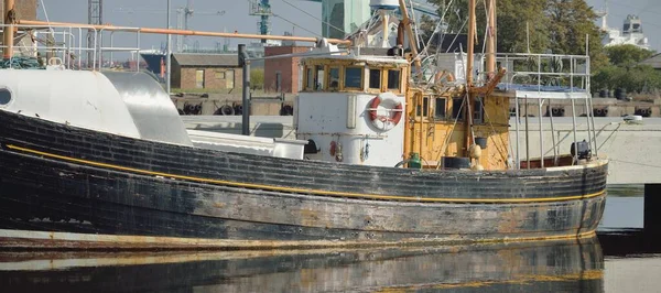 Старий Дерев Яний Рибальський Човен Північного Моря Пришвартований Пірса Яхті — стокове фото