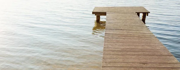 Forest River Lake Sunny Day Wooden Pier Water Surface Wood — Zdjęcie stockowe