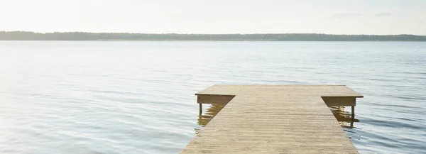 Forest River Lake Sunny Day Wooden Pier Clea Sky Reflections — Foto Stock