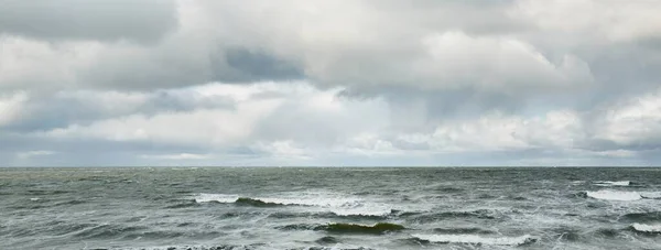 Baltic Sea Dramatic Sunset Clouds Storm Waves Splashing Water Epic — Stock Photo, Image