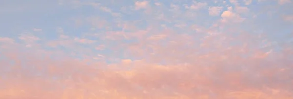 Clear Blue Sky Glowing Pink Golden Cirrus Cumulus Clouds Sunrise — Stock Photo, Image