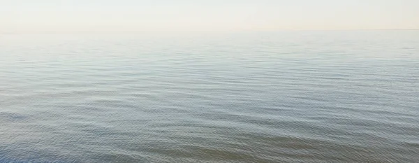 在阳光明媚的日子 波罗的海海岸 晴朗的天空 Idyllic海景 生态旅游 全景视图 — 图库照片