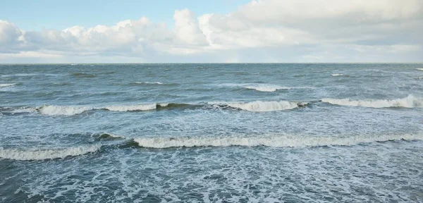 Baltic Sea Dramatic Sunset Clouds Storm Waves Splashing Water Epic — стоковое фото