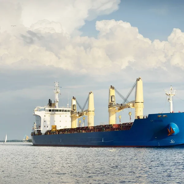 Grand Cargo Avec Grues Quitte Port Coucher Soleil Mer Baltique — Photo