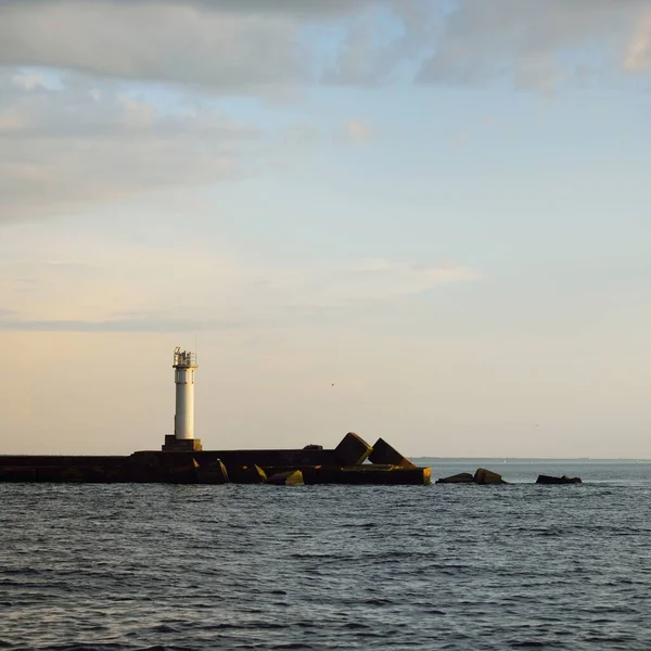 Fırtınadan Sonra Baltık Denizi Yelkenli Tekneden Panoramik Manzara Deniz Feneri — Stok fotoğraf