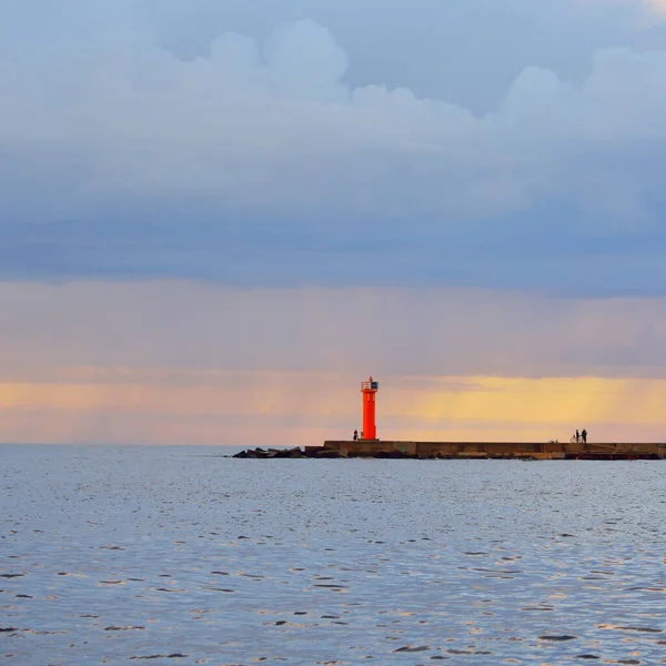 Faro Con Batería Solar Mar Báltico Cielo Atardecer Dramático Después — Foto de Stock