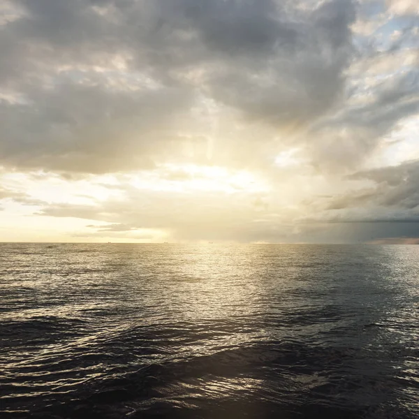 Oostzee Storm Panoramisch Uitzicht Vanaf Een Zeilboot Dramatische Zonsondergang Hemel — Stockfoto