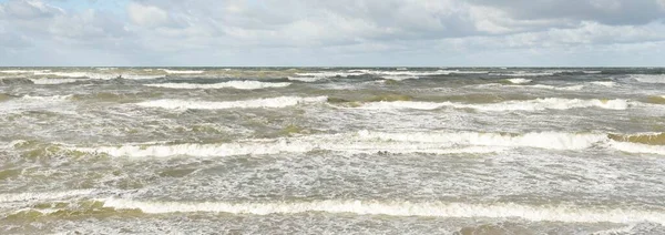 Ostseestrand Sanddünen Strand Nach Dem Sturm Dramatischer Himmel Glühende Wolken Stockbild