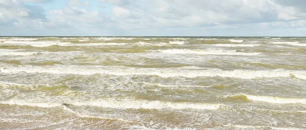 Ostseestrand Sanddünen Strand Nach Dem Sturm Dramatischer Himmel Glühende Wolken lizenzfreie Stockfotos