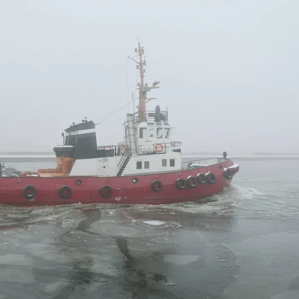 Tug Boat Thick Fog Baltic Sea Winter Seascape Freight Transportation — Stockfoto