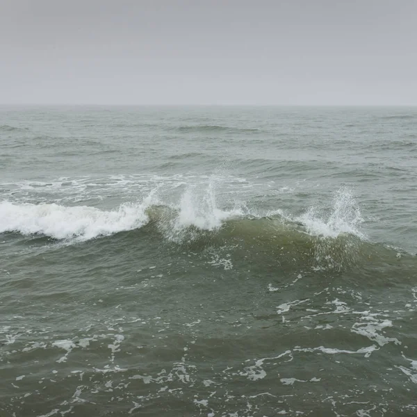 Mar Baltico Nella Nebbia Onde Spruzzi Acqua Tempesta Texture Naturali — Foto Stock