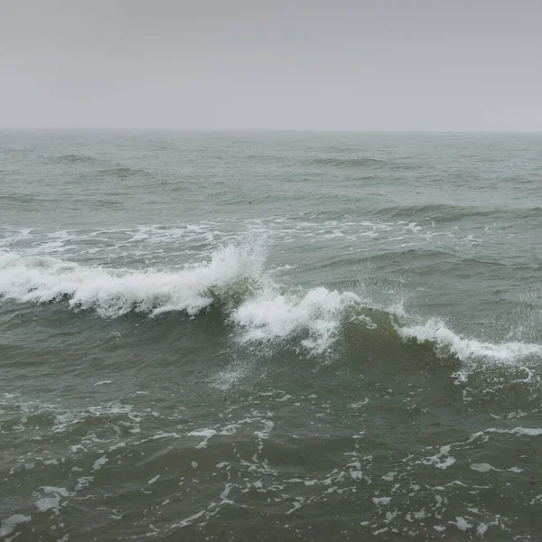 Mar Baltico Nella Nebbia Onde Spruzzi Acqua Tempesta Texture Naturali — Foto Stock