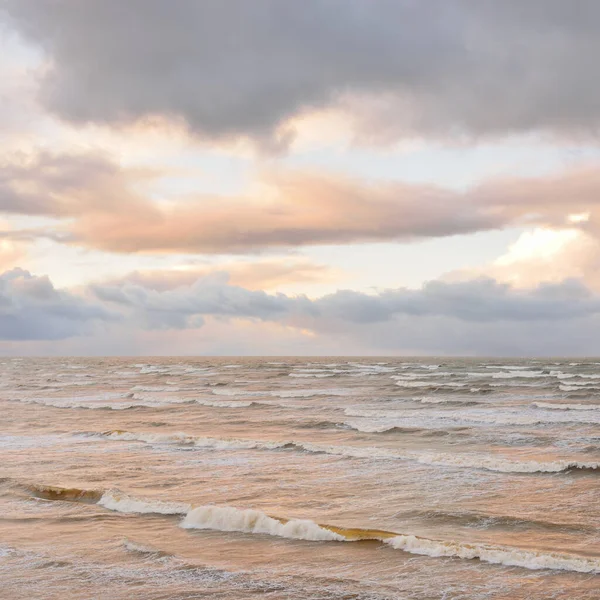 Baltic Sea Storm Dramatic Sky Glowing Clouds Soft Sunlight Waves — Photo