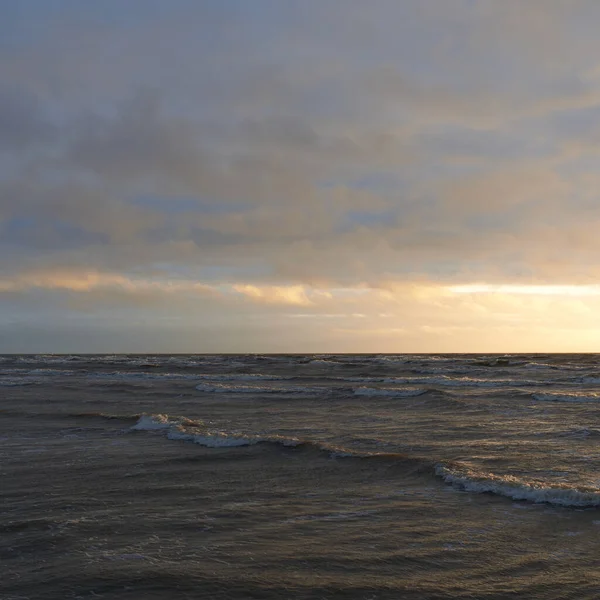 Baltic Sea Storm Sunset Dramatic Sky Glowing Clouds Dofty Golden — Fotografia de Stock