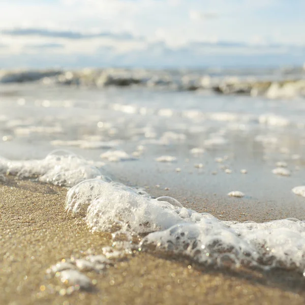 Espuma Mar Textura Superfície Água Close Vista Uma Praia Areia — Fotografia de Stock