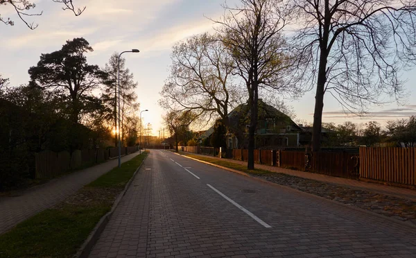 Leere Straße Asphaltstraße Einer Kleinen Stadt Dorf Traditionelle Und Moderne — Stockfoto