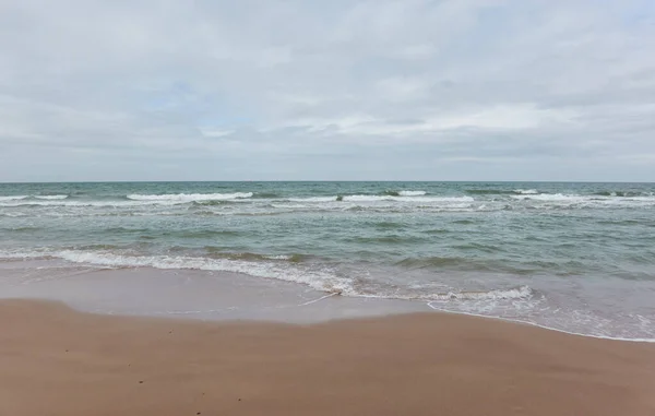 Blick Auf Die Ostseeküste Einem Sonnigen Frühlingstag Strand Sanddünen Sanftes — Stockfoto