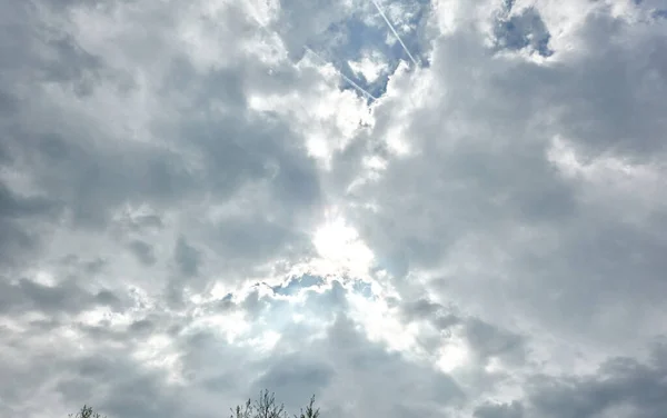 Nuvens Ornamentais Céu Dramático Paisagem Nuvens Tempestade Épica Luz Solar — Fotografia de Stock