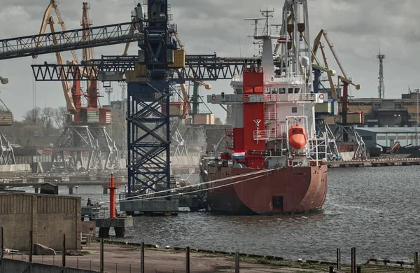 Large General Cargo Ship Loading Port Terminal Ventspils Latvia Baltic — Stock Photo, Image