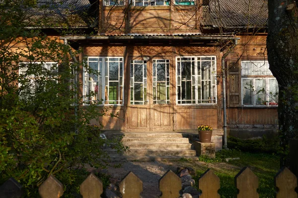 Modernes Holzhaus Außen Klassische Bautraditionen Tourismus Urlaub Home Office Immobilienentwicklung — Stockfoto