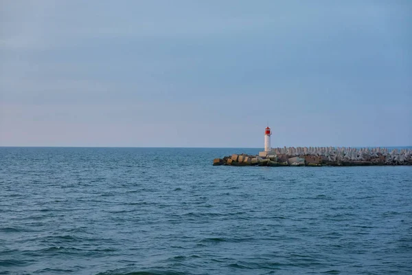 Ostsee Nach Dem Sturm Promenade Zum Leuchtturm Buhnen Dramatischer Himmel — Stockfoto