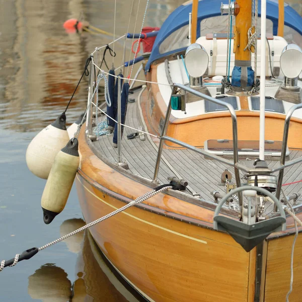 Modern Classic Wooden Swedish Cruising Sailboat Moored Pier Yacht Marina — Fotografia de Stock