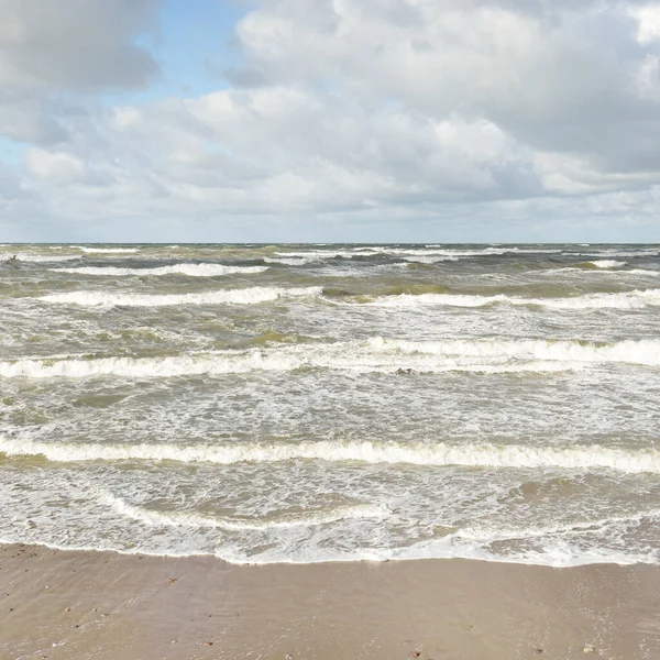 Ostseestrand Sanddünen Strand Nach Dem Sturm Dramatischer Himmel Glühende Wolken — Stockfoto