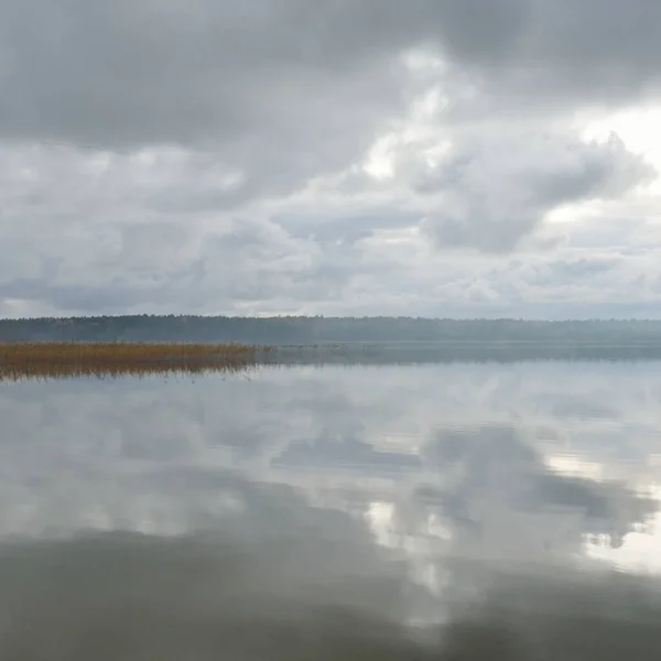 Forest River Lake Sunset Dramatic Sky Dark Glowing Clouds Symmetry — Stockfoto