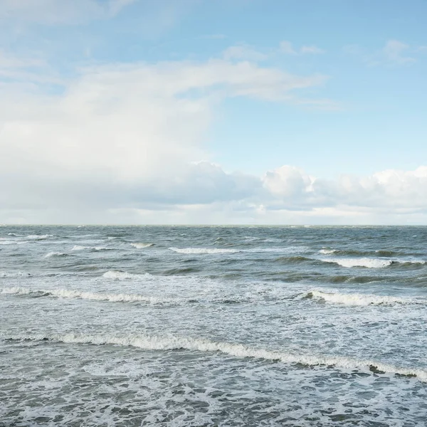 Baltic Sea Dramatic Sunset Clouds Storm Waves Splashing Water Epic — Photo