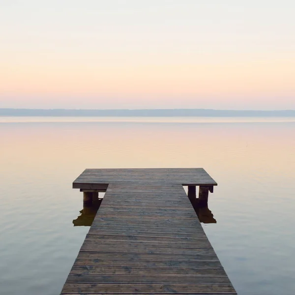 Forest Lake River Sunrise Wooden Pier Boardwalk Soft Sunlight Mist — Foto Stock