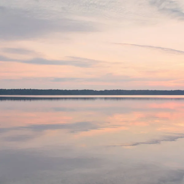 Forest Lake Sunset Soft Sunlight Glowing Clouds Symmetry Reflections Crystal — Foto Stock