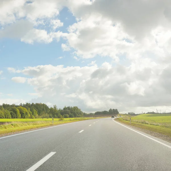 Autopista Campo Carretera Asfaltada Través Los Campos Bosque Vista Desde — Foto de Stock